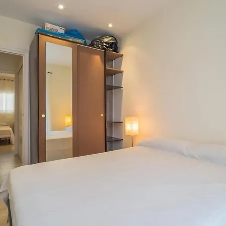 Sleeps 3 With Pool *