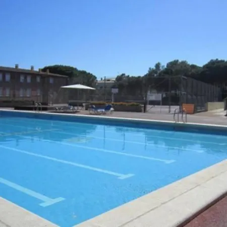Appartement Sleeps 3 With Pool