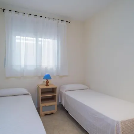 Appartement Sleeps 3 With Pool *