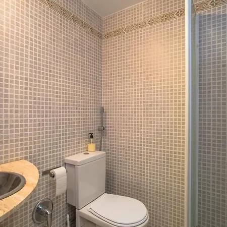 Sleeps 3 With Pool *
